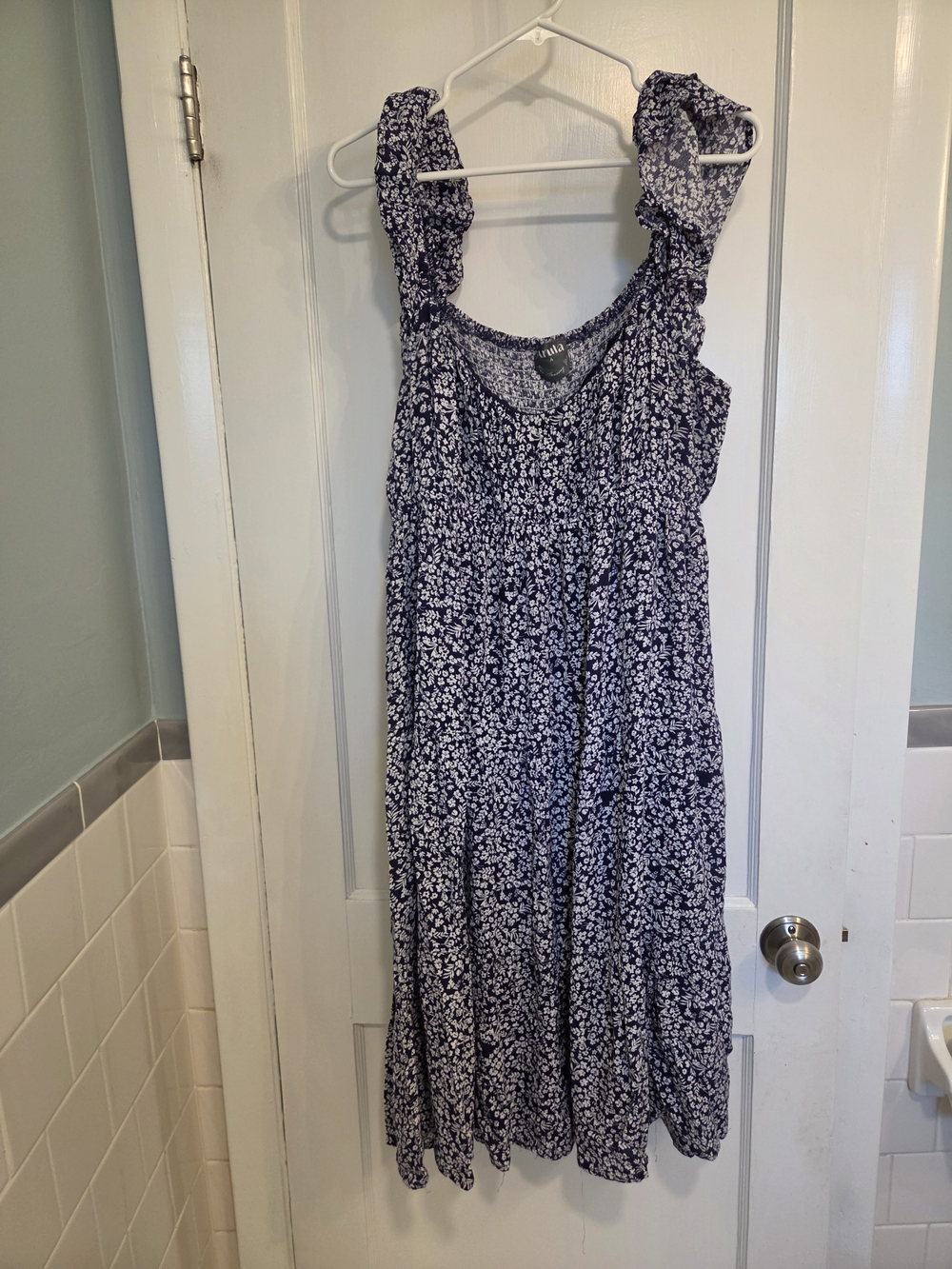 Arula Dress Blue & White Floral Smocked Dress Arula Size A